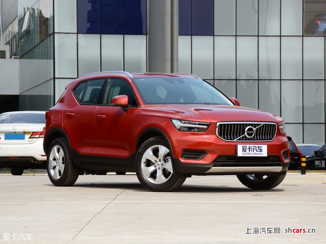 xc40是沃尔沃旗下的紧凑型suv,并于今年8月2日正式在国内上市.