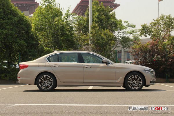 宝马新5系Li预售价45万起 6月28日上市