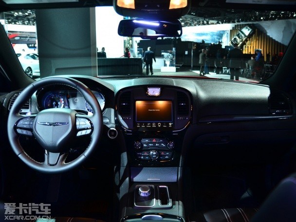 新克莱斯勒300C北美车展发布 外观运动